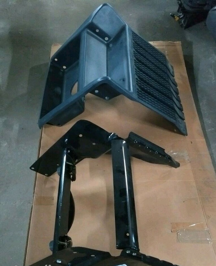 Scania COVER REPAIR KIT STEPS+SIDE BRACKETS+PLASTIC COVER Scania R, CR/CP - Bateria automotiva para Camião: foto 3 Scania COVER REPAIR KIT STEPS+SIDE BRACKETS+PLASTIC COVER Scania R, CR/CP - Bateria automotiva para Camião: foto 3