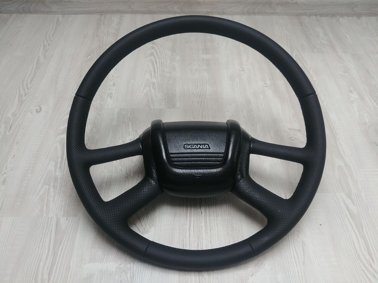 Scania NEW LEATHER Scania 4 - Volante de direção para Camião: foto 1 Scania NEW LEATHER Scania 4 - Volante de direção para Camião: foto 1