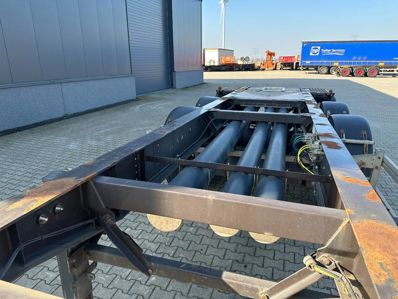 Semi-reboque transportador de contêineres/ Caixa móvel Burg 20FT ADR (EX/II, EX/III, FL, AT), empty weight: 3.690kg, SAF INTRADISC, 2x liftaxle, ALCOA, NL-Chassis, APK/ADR: 07-2025: foto 13