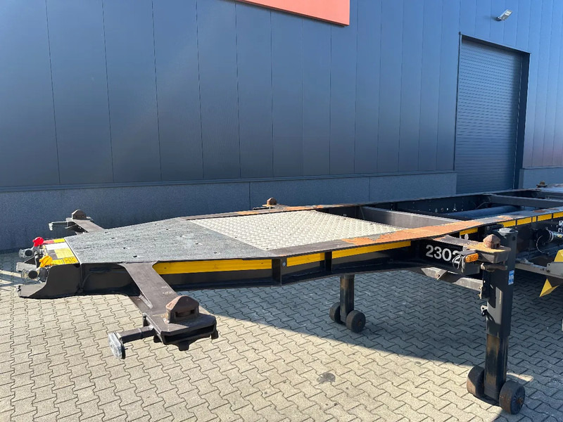 Semi-reboque transportador de contêineres/ Caixa móvel Burg 20FT ADR (EX/II, EX/III, FL, AT), empty weight: 3.690kg, SAF INTRADISC, 2x liftaxle, ALCOA, NL-Chassis, APK/ADR: 07-2025: foto 15