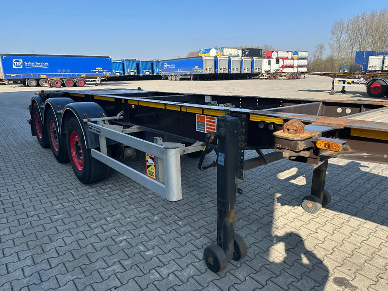 Semi-reboque transportador de contêineres/ Caixa móvel Burg 20FT ADR (EX/II, EX/III, FL, AT), empty weight: 3.690kg, SAF INTRADISC, 2x liftaxle, ALCOA, NL-Chassis, APK/ADR: 07-2025: foto 12