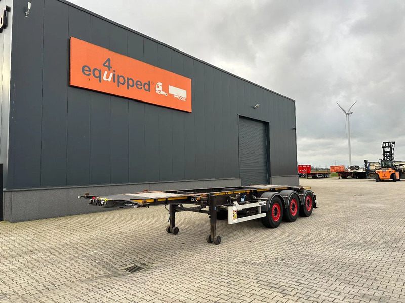 Burg 25X 20FT ADR (EX/II, EX/III, FL, AT) Chassis, Empty weight : 3.690kg, SAF INTRADISC, 2x Liftaxle, NL-chassis - Semi-reboque transportador de contêineres/ Caixa móvel: foto 1 Burg 25X 20FT ADR (EX/II, EX/III, FL, AT) Chassis, Empty weight : 3.690kg, SAF INTRADISC, 2x Liftaxle, NL-chassis - Semi-reboque transportador de contêineres/ Caixa móvel: foto 1