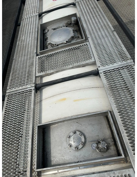Contentor cisterna CIMC 20FT ISO / 25.020L-1-COMP. / L4BN / UN Portable / T11 / test: 10-2027: foto 15
