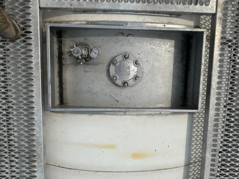 Contentor cisterna CIMC 20FT ISO / 25.020L-1-COMP. / L4BN / UN Portable / T11 / test: 10-2027: foto 17