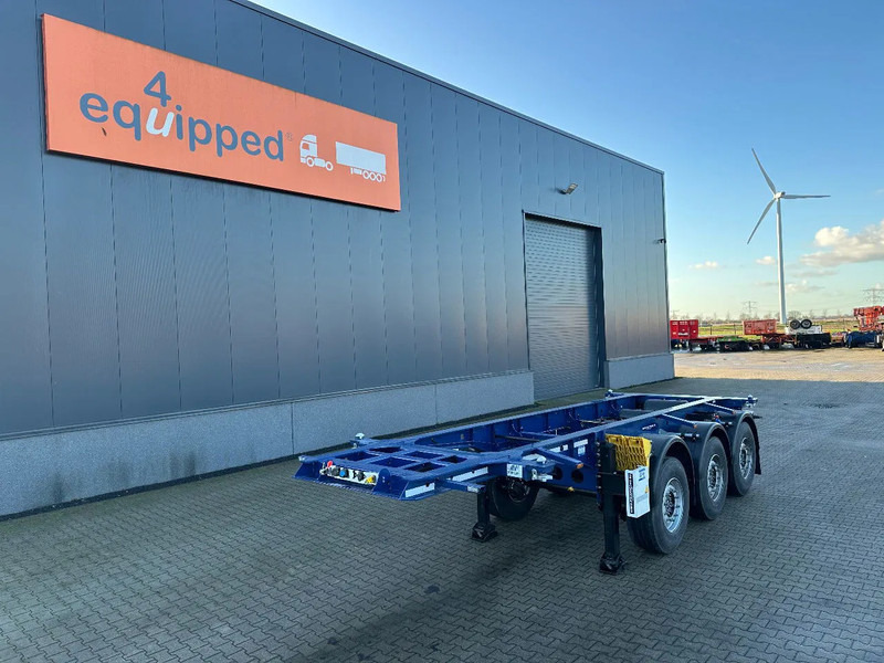 Krone NEW / DIRECT AVAILABLE 20FT ADR-CHASSIS, EMPTY WEIGHT: 3.470kg, DISCBRAKES, LIFTAXLE, 2x available - Semi-reboque transportador de contêineres/ Caixa móvel: foto 1 Krone NEW / DIRECT AVAILABLE 20FT ADR-CHASSIS, EMPTY WEIGHT: 3.470kg, DISCBRAKES, LIFTAXLE, 2x available - Semi-reboque transportador de contêineres/ Caixa móvel: foto 1