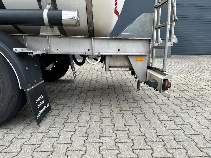 Locação financeira de Van Hool FOOD / RVS chassis / empty weight: 5.860kg / 29.500L / 1-comp.+ 1 baffel / discbrakes / NL / APK: 02/2026 Van Hool FOOD / RVS chassis / empty weight: 5.860kg / 29.500L / 1-comp.+ 1 baffel / discbrakes / NL / APK: 02/2026: foto 17