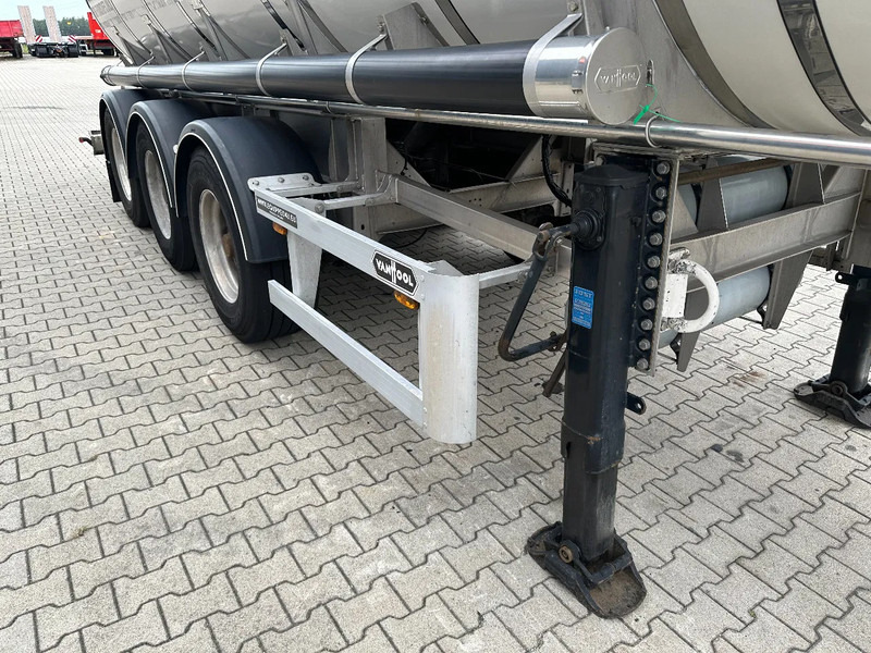Locação financeira de Van Hool FOOD / RVS chassis / empty weight: 5.860kg / 29.500L / 1-comp.+ 1 baffel / discbrakes / NL / APK: 02/2026 Van Hool FOOD / RVS chassis / empty weight: 5.860kg / 29.500L / 1-comp.+ 1 baffel / discbrakes / NL / APK: 02/2026: foto 20