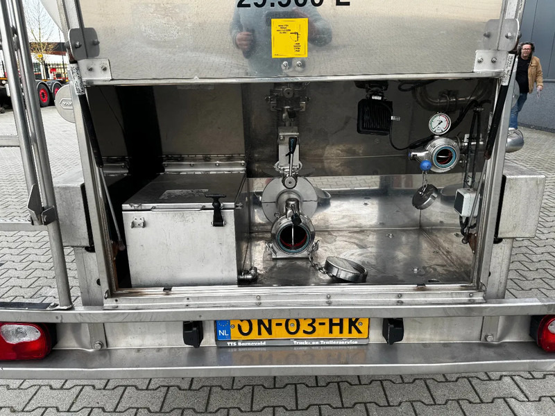 Van Hool LEVENSMIDDEL / RVS Rahmen / Leergewicht: 5.860kg / 29.500L / 1-Kammer+ 1 Schwallwand / Scheibebremse / NL / APK 03-2026 - Semi-reboque cisterna: foto 5 Van Hool LEVENSMIDDEL / RVS Rahmen / Leergewicht: 5.860kg / 29.500L / 1-Kammer+ 1 Schwallwand / Scheibebremse / NL / APK 03-2026 - Semi-reboque cisterna: foto 5