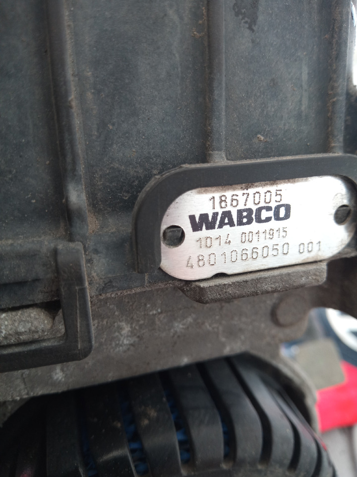 DAF XF106 - Válvula de freio: foto 4 DAF XF106 - Válvula de freio: foto 4