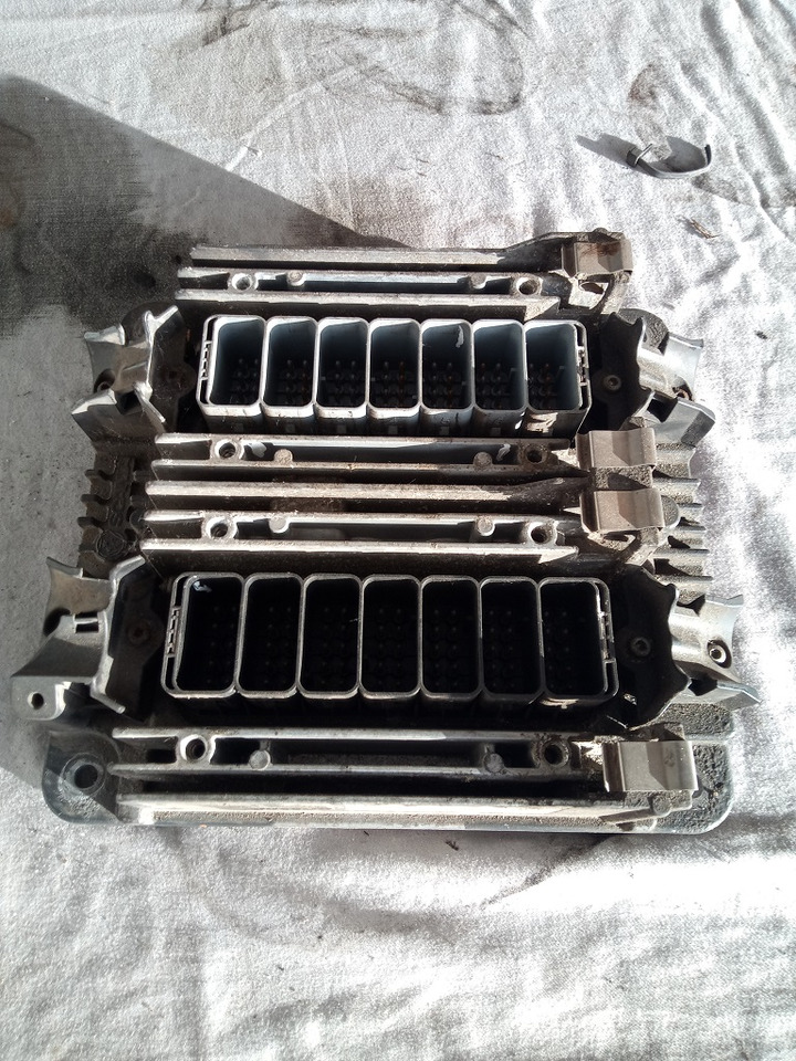 EDC Scania R450 DC13115 2330863 - Centralina electrónica para Camião: foto 2 EDC Scania R450 DC13115 2330863 - Centralina electrónica para Camião: foto 2