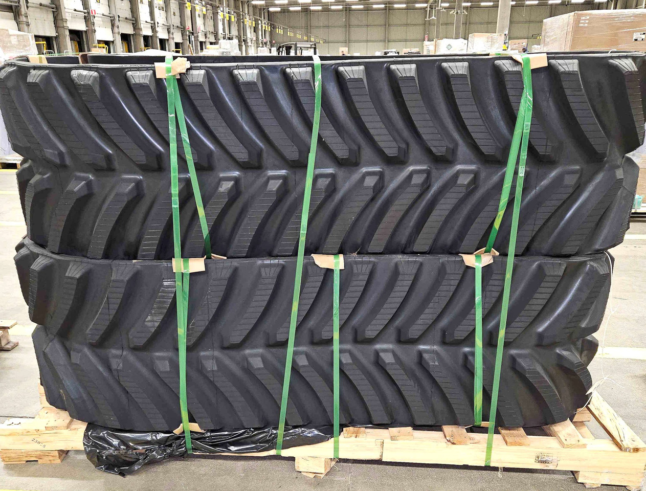 Rubber track for CNH and NH Combine 24" and 28.5" - Rasto para Ceifeira debulhadora: foto 4 Rubber track for CNH and NH Combine 24" and 28.5" - Rasto para Ceifeira debulhadora: foto 4