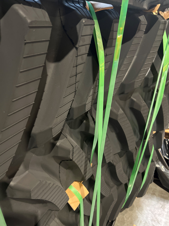 Rubber track for Challenger 65-75-85-95 - Rasto para Trator de rastos: foto 4 Rubber track for Challenger 65-75-85-95 - Rasto para Trator de rastos: foto 4