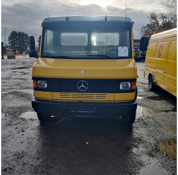 Mercedes-Benz 609 - Camião transporte de veículos: foto 2 Mercedes-Benz 609 - Camião transporte de veículos: foto 2