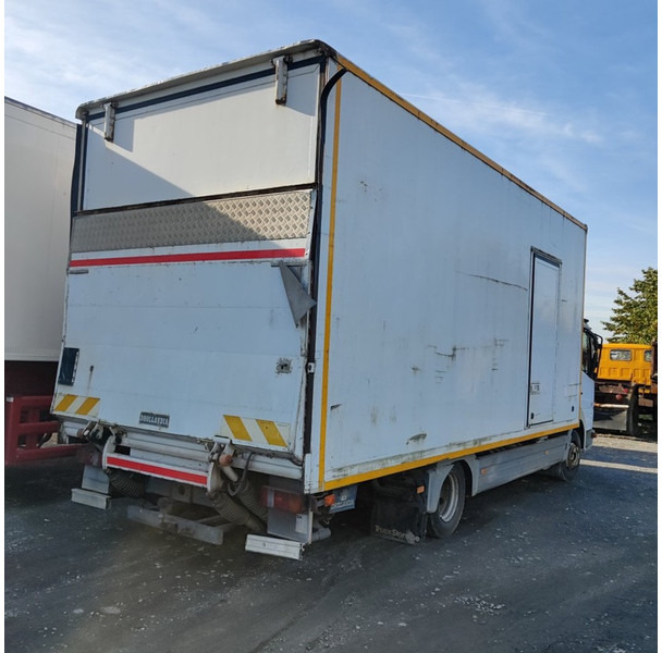 Mercedes-Benz 818 - Camião furgão: foto 3 Mercedes-Benz 818 - Camião furgão: foto 3