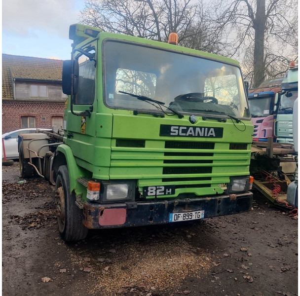 Scania 82-H - Camião transportador de contêineres/ Caixa móvel: foto 1 Scania 82-H - Camião transportador de contêineres/ Caixa móvel: foto 1