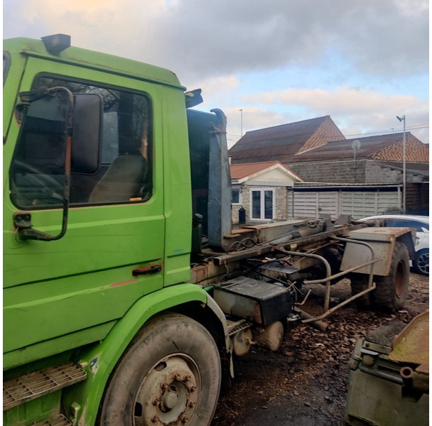 Scania 82-H - Camião transportador de contêineres/ Caixa móvel: foto 2 Scania 82-H - Camião transportador de contêineres/ Caixa móvel: foto 2