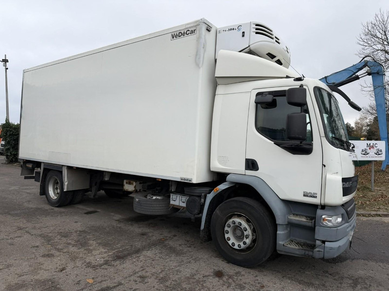 DAF LF 55.300 - 19T FRIGO THERMOKING TS-300e - TAILLIFT - BOX 6m45 x 2m49 x 2m49 - EURO 5 - A/C - BE TRUCK - Camião frigorífico: foto 1 DAF LF 55.300 - 19T FRIGO THERMOKING TS-300e - TAILLIFT - BOX 6m45 x 2m49 x 2m49 - EURO 5 - A/C - BE TRUCK - Camião frigorífico: foto 1