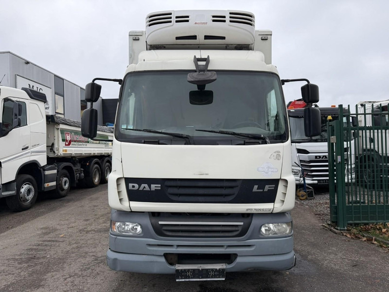 DAF LF 55.300 - 19T FRIGO THERMOKING TS-300e - TAILLIFT - BOX 6m45 x 2m49 x 2m49 - EURO 5 - A/C - BE TRUCK - Camião frigorífico: foto 2 DAF LF 55.300 - 19T FRIGO THERMOKING TS-300e - TAILLIFT - BOX 6m45 x 2m49 x 2m49 - EURO 5 - A/C - BE TRUCK - Camião frigorífico: foto 2