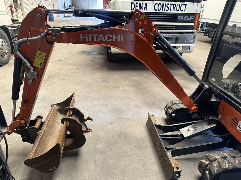 Hitachi ZAXIS ZX19-6 CR 1.9T - 1349H - CABINE - ADJUSTABLE TRACKS - EXTRA HYDR - QUICK HITCH - BE MACHINE - Mini escavadeira: foto 4 Hitachi ZAXIS ZX19-6 CR 1.9T - 1349H - CABINE - ADJUSTABLE TRACKS - EXTRA HYDR - QUICK HITCH - BE MACHINE - Mini escavadeira: foto 4