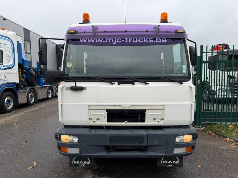 MAN LE 8.180 CLOSED BOX / KOFFER - DOKA - MANUAL GEARBOX - *248.000km* - STEEL SPRING / BLATT / LAMES - BE TRUCK - Camião furgão: foto 2 MAN LE 8.180 CLOSED BOX / KOFFER - DOKA - MANUAL GEARBOX - *248.000km* - STEEL SPRING / BLATT / LAMES - BE TRUCK - Camião furgão: foto 2