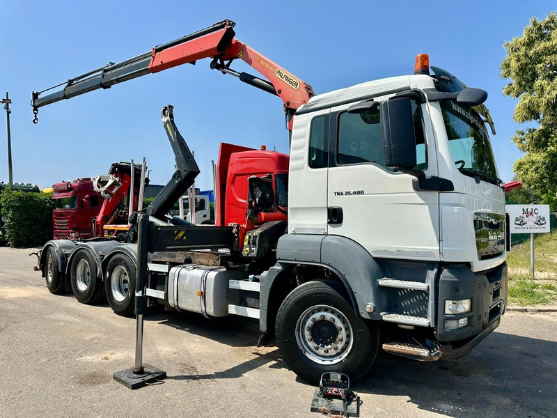 MAN TGS 35.400 8x4 TRIDEM HOOKLIFT T22 + CRANE PALFINGER PK 18001 EH + RADIO - EURO 5 - LIFT/STEERING AXLE - BE TRUCK - Camião polibenne, Camião grua: foto 1 MAN TGS 35.400 8x4 TRIDEM HOOKLIFT T22 + CRANE PALFINGER PK 18001 EH + RADIO - EURO 5 - LIFT/STEERING AXLE - BE TRUCK - Camião polibenne, Camião grua: foto 1