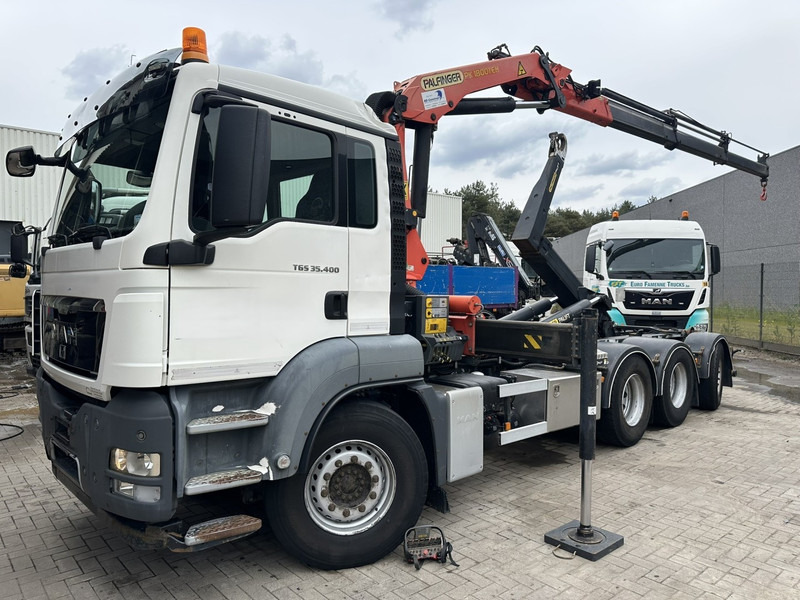 MAN TGS 35.400 8x4 TRIDEM HOOKLIFT T22 + CRANE PALFINGER PK 18001 EH + RADIO - EURO 5 - LIFT/STEERING AXLE - BE TRUCK - Camião polibenne, Camião grua: foto 1 MAN TGS 35.400 8x4 TRIDEM HOOKLIFT T22 + CRANE PALFINGER PK 18001 EH + RADIO - EURO 5 - LIFT/STEERING AXLE - BE TRUCK - Camião polibenne, Camião grua: foto 1
