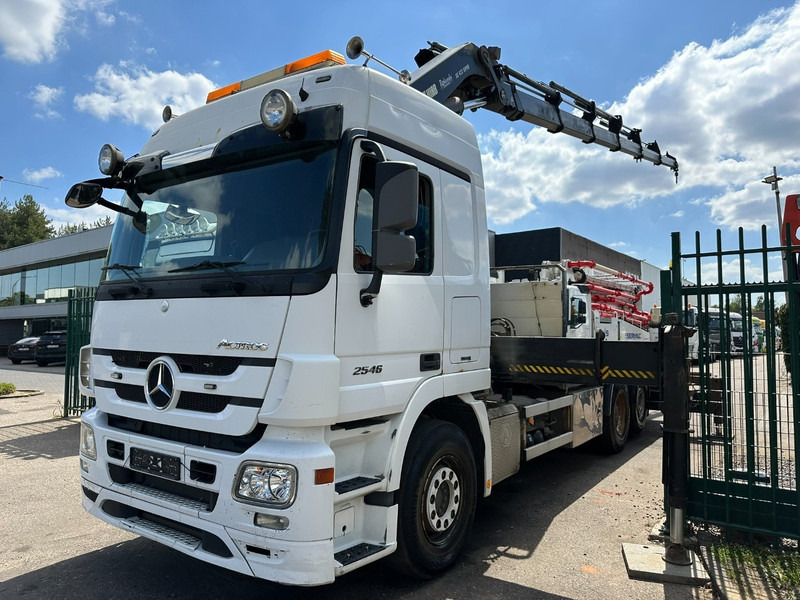 Mercedes-Benz ACTROS 2546 6x2 PRITSCHE + KRAN HIAB 422 EP-6 HIPRO - *415.000km* - PLATFORM 6m50 - LIFT AXLE - MP 3 - EURO 5 - BELGIAN PAPERS - Camião de caixa aberta/ Plataforma, Camião grua: foto 3 Mercedes-Benz ACTROS 2546 6x2 PRITSCHE + KRAN HIAB 422 EP-6 HIPRO - *415.000km* - PLATFORM 6m50 - LIFT AXLE - MP 3 - EURO 5 - BELGIAN PAPERS - Camião de caixa aberta/ Plataforma, Camião grua: foto 3