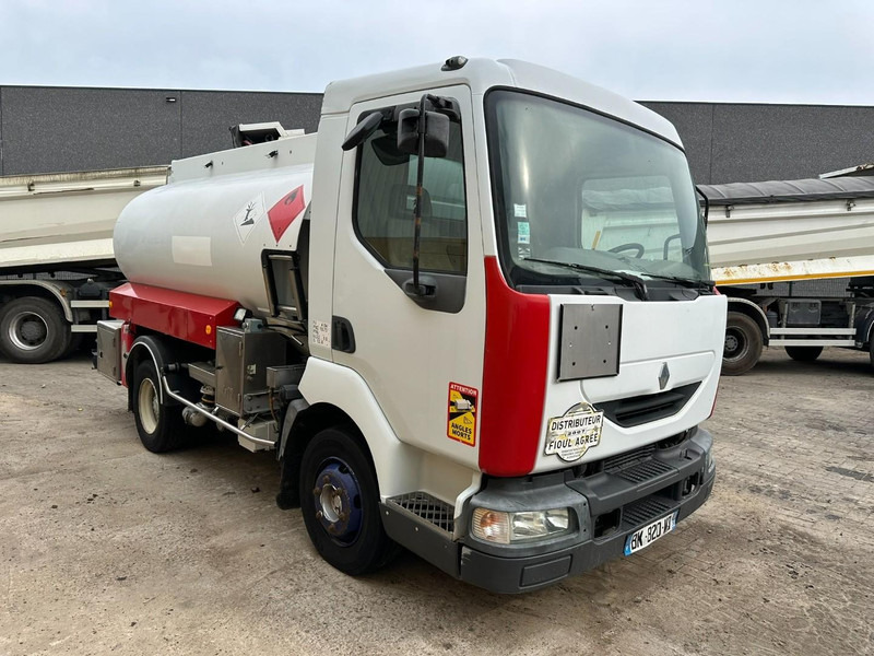 Renault MIDLUM 150 FUEL TANKER / CITERNE MAZOUT - 6500L - 3 COMPARTIMENTS - *ENGINE PROBLEM* - Camião cisterna: foto 2 Renault MIDLUM 150 FUEL TANKER / CITERNE MAZOUT - 6500L - 3 COMPARTIMENTS - *ENGINE PROBLEM* - Camião cisterna: foto 2