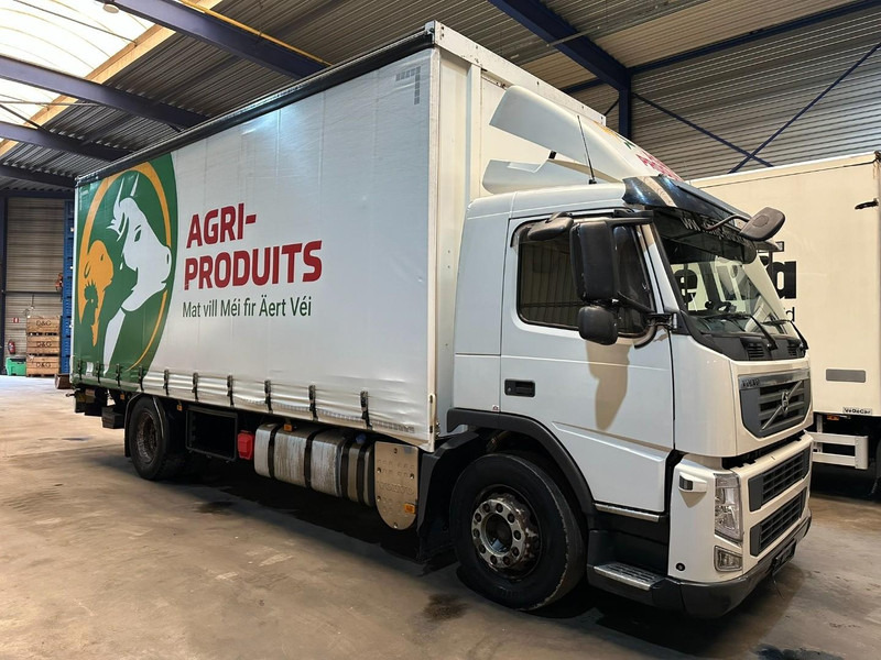 Volvo FM 330 4x2 BOX 7m x 2m48 x 2m75 - 542.000km - EURO 5 - I SHIFT - 19T - A/C - LARGE TAILLIFT - Camião de lona: foto 1 Volvo FM 330 4x2 BOX 7m x 2m48 x 2m75 - 542.000km - EURO 5 - I SHIFT - 19T - A/C - LARGE TAILLIFT - Camião de lona: foto 1