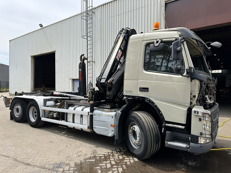 Volvo FM 370 6x2 HOOKLIFT 21T + CRANE HIAB 144 E-4 HIDUO - ENGINE / GEARBOX OK - CHASSIS OK - RUNNING + DRIVING - BE TRUCK - Camião polibenne, Camião grua: foto 1 Volvo FM 370 6x2 HOOKLIFT 21T + CRANE HIAB 144 E-4 HIDUO - ENGINE / GEARBOX OK - CHASSIS OK - RUNNING + DRIVING - BE TRUCK - Camião polibenne, Camião grua: foto 1