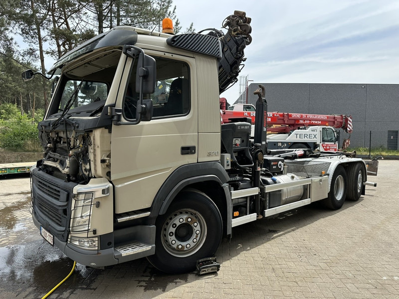 Volvo FM 370 6x2 HOOKLIFT 21T + CRANE HIAB 144 E-4 HIDUO - ENGINE / GEARBOX OK - CHASSIS OK - RUNNING + DRIVING - BE TRUCK - Camião polibenne, Camião grua: foto 4 Volvo FM 370 6x2 HOOKLIFT 21T + CRANE HIAB 144 E-4 HIDUO - ENGINE / GEARBOX OK - CHASSIS OK - RUNNING + DRIVING - BE TRUCK - Camião polibenne, Camião grua: foto 4