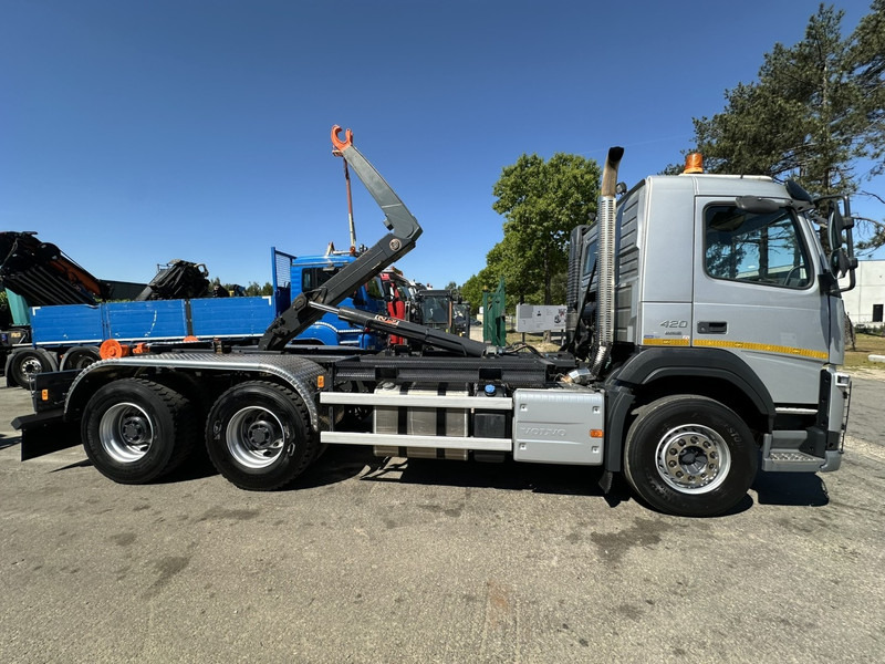 Volvo FM 420 6x4 AJK HOOKLIFT / HAAK 20T - 5760mm - WB 3m90 - *266.000km* - HUB REDUCTION / STEEL SUSPENSION - EURO 6 - BE TRUCK - Camião polibenne: foto 4 Volvo FM 420 6x4 AJK HOOKLIFT / HAAK 20T - 5760mm - WB 3m90 - *266.000km* - HUB REDUCTION / STEEL SUSPENSION - EURO 6 - BE TRUCK - Camião polibenne: foto 4