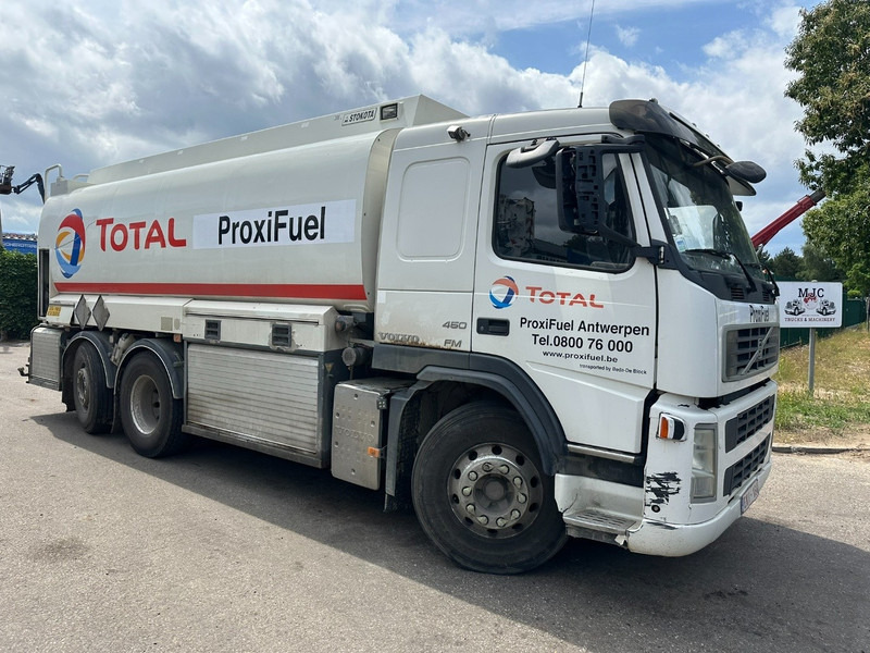 Volvo FM 450 6x2 19.000L - 5 COMP. FUEL TANKER / CITERNE - LIFT + STEERING AXLE - EURO 5 - - Camião cisterna: foto 1 Volvo FM 450 6x2 19.000L - 5 COMP. FUEL TANKER / CITERNE - LIFT + STEERING AXLE - EURO 5 - - Camião cisterna: foto 1