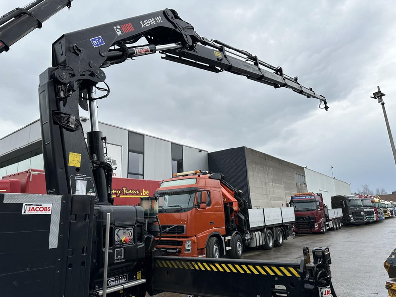 Volvo FM 460 8x4 TRIDEM + CRANE HIAB 192 E-5 X HIPRO - DYNAMIC STEERING - 364.000km - TOP CONDITION - Camião grua: foto 4 Volvo FM 460 8x4 TRIDEM + CRANE HIAB 192 E-5 X HIPRO - DYNAMIC STEERING - 364.000km - TOP CONDITION - Camião grua: foto 4