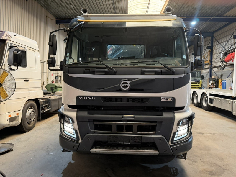 Volvo FMX 460 6x4 TIPPER + CRANE HIAB 244 E-5 HIPRO - ROTATOR - RADIO - *349.000km* - EURO 6 - BE TRUCK - Camião basculante, Camião grua: foto 3 Volvo FMX 460 6x4 TIPPER + CRANE HIAB 244 E-5 HIPRO - ROTATOR - RADIO - *349.000km* - EURO 6 - BE TRUCK - Camião basculante, Camião grua: foto 3