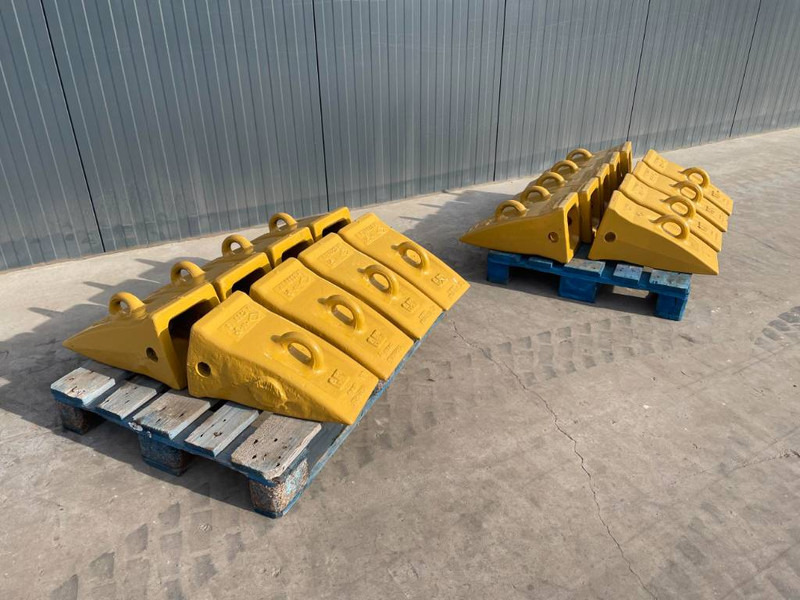 Cat 365 / 374 / 385 / 390 Tips - Balde para Máquina de construção: foto 1 Cat 365 / 374 / 385 / 390 Tips - Balde para Máquina de construção: foto 1