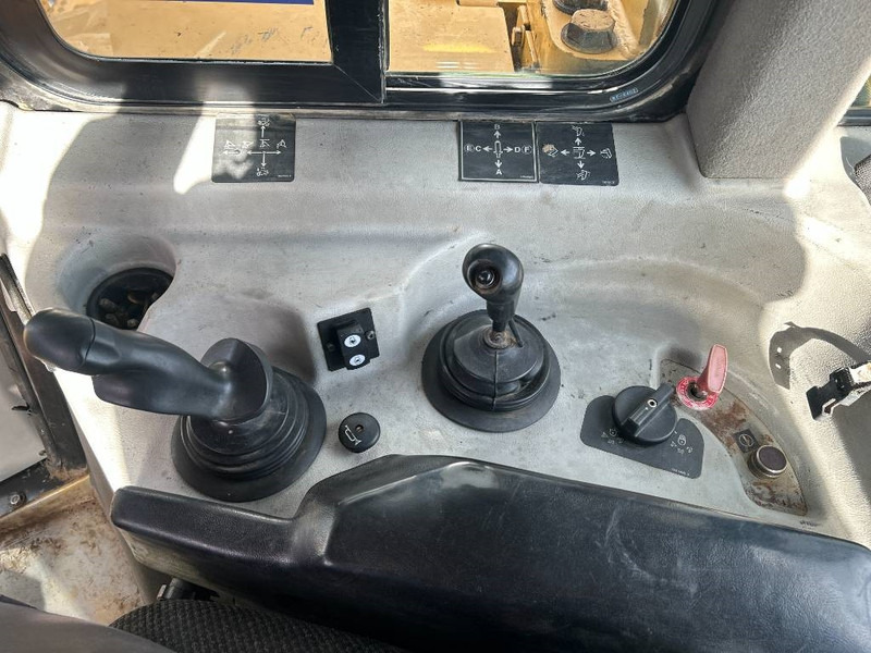 Cat D7R II - Buldôzer: foto 4 Cat D7R II - Buldôzer: foto 4