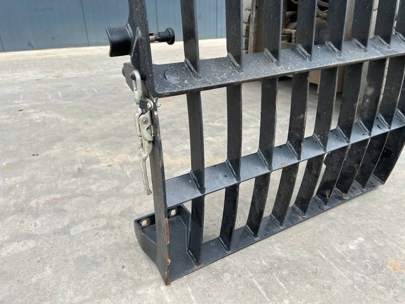 Cat M313D / M315D / M316D / M318D / M322D / M325D - Cabine e interior para Máquina de construção: foto 4 Cat M313D / M315D / M316D / M318D / M322D / M325D - Cabine e interior para Máquina de construção: foto 4