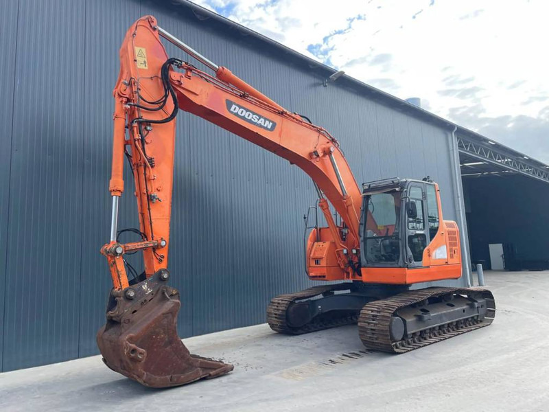Escavadora de rastos Doosan DX235LCR: foto 1