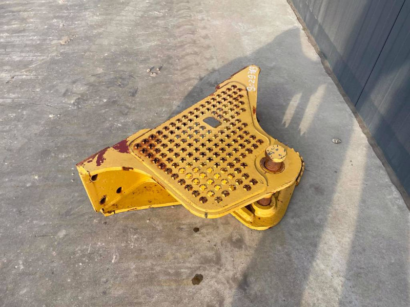 Cat D4 NG Zugtraverse - Equipamento para Máquina de construção: foto 1 Cat D4 NG Zugtraverse - Equipamento para Máquina de construção: foto 1