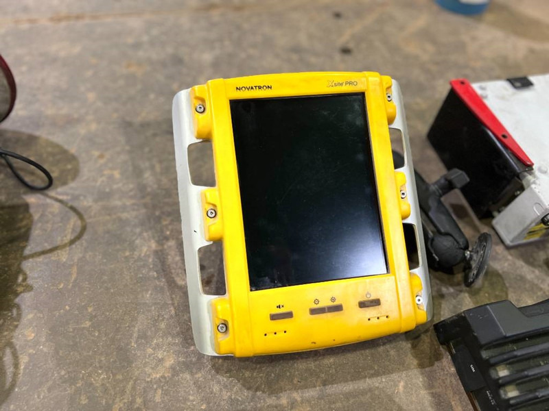 Leica Novatron MNS1250 GG GPS - Equipamento para Máquina de construção: foto 5 Leica Novatron MNS1250 GG GPS - Equipamento para Máquina de construção: foto 5