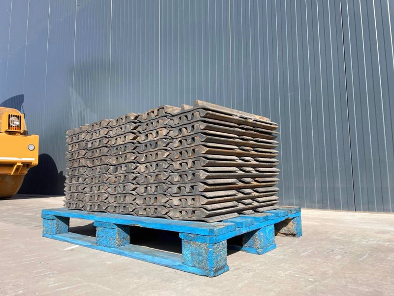 Hyundai R210 / R215 / R220 / R235 / R250 / R260 - Estrutura/ Châssis para Máquina de construção: foto 2 Hyundai R210 / R215 / R220 / R235 / R250 / R260 - Estrutura/ Châssis para Máquina de construção: foto 2