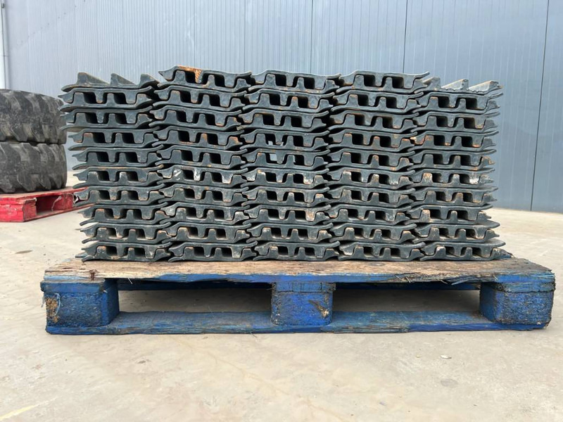 Hyundai R210 / R215 / R220 Shoes 3 Grouser 600mm - Estrutura/ Châssis para Máquina de construção: foto 5 Hyundai R210 / R215 / R220 Shoes 3 Grouser 600mm - Estrutura/ Châssis para Máquina de construção: foto 5