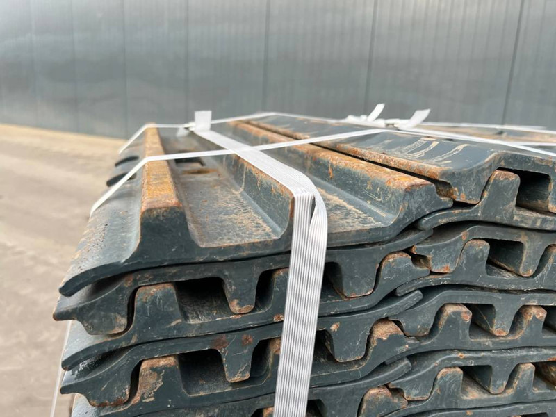 Hyundai R210 / R215 / R220 Shoes - Estrutura/ Châssis para Máquina de construção: foto 3 Hyundai R210 / R215 / R220 Shoes - Estrutura/ Châssis para Máquina de construção: foto 3