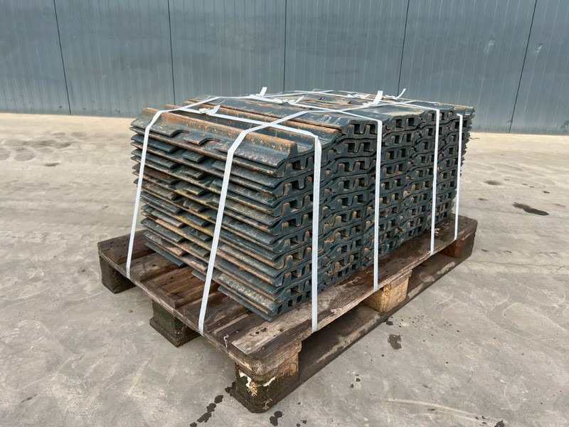 Hyundai R210 / R215 / R220 Shoes - Estrutura/ Châssis para Máquina de construção: foto 1 Hyundai R210 / R215 / R220 Shoes - Estrutura/ Châssis para Máquina de construção: foto 1