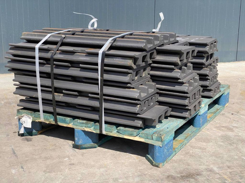 Komatsu PC300 / PC360 / PC400 Shoes/Pads - Estrutura/ Châssis para Máquina de construção: foto 4 Komatsu PC300 / PC360 / PC400 Shoes/Pads - Estrutura/ Châssis para Máquina de construção: foto 4