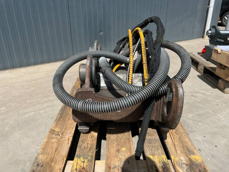 OilQuick OQ70/55 - EC210 / EC220 - Acoplamento rápido para Máquina de construção: foto 2 OilQuick OQ70/55 - EC210 / EC220 - Acoplamento rápido para Máquina de construção: foto 2