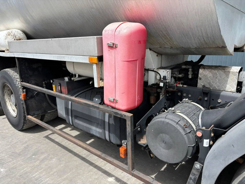 Distribuidor de asfalto para transporte de betume Renault Rincheval - 9.000 Liter: foto 19 Distribuidor de asfalto para transporte de betume Renault Rincheval - 9.000 Liter: foto 19