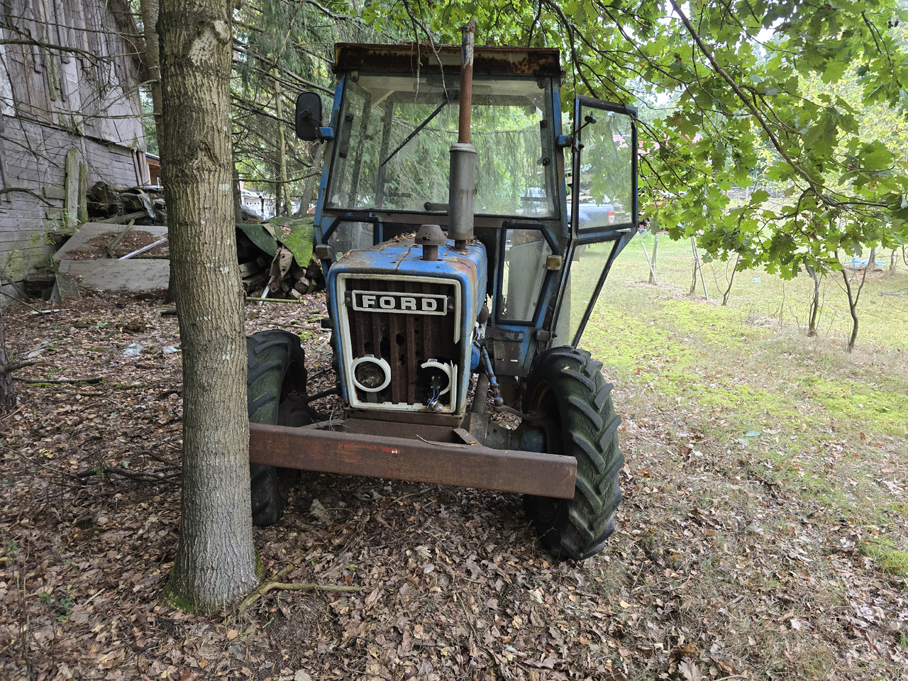 Ford 3600, 4x4 - Trator: foto 2 Ford 3600, 4x4 - Trator: foto 2