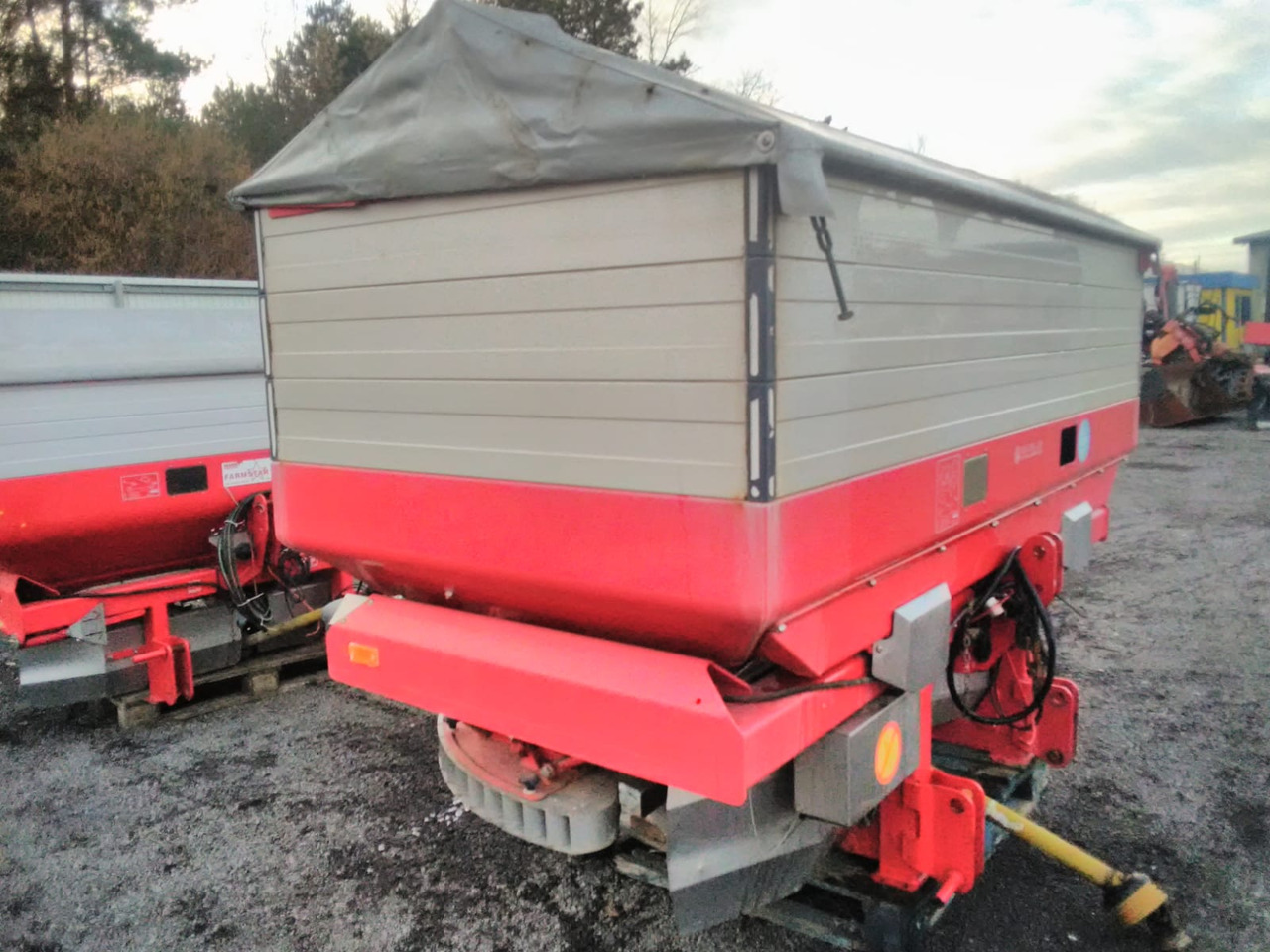 KVERNELAND EXACTA – TL - Distribuidor de fertilizantes: foto 1 KVERNELAND EXACTA – TL - Distribuidor de fertilizantes: foto 1